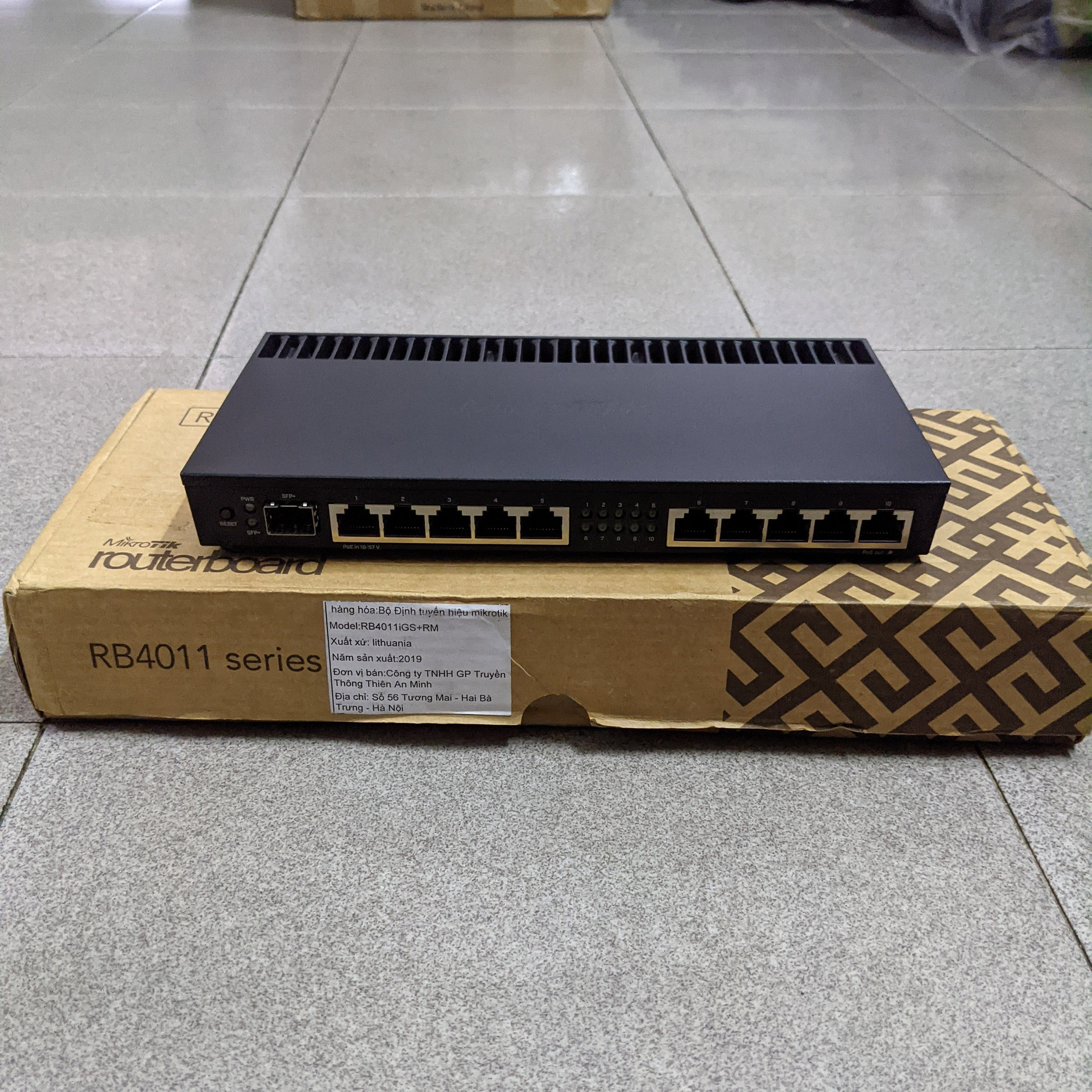 Router MIKROTIK RB4011iGS+RM fullbox