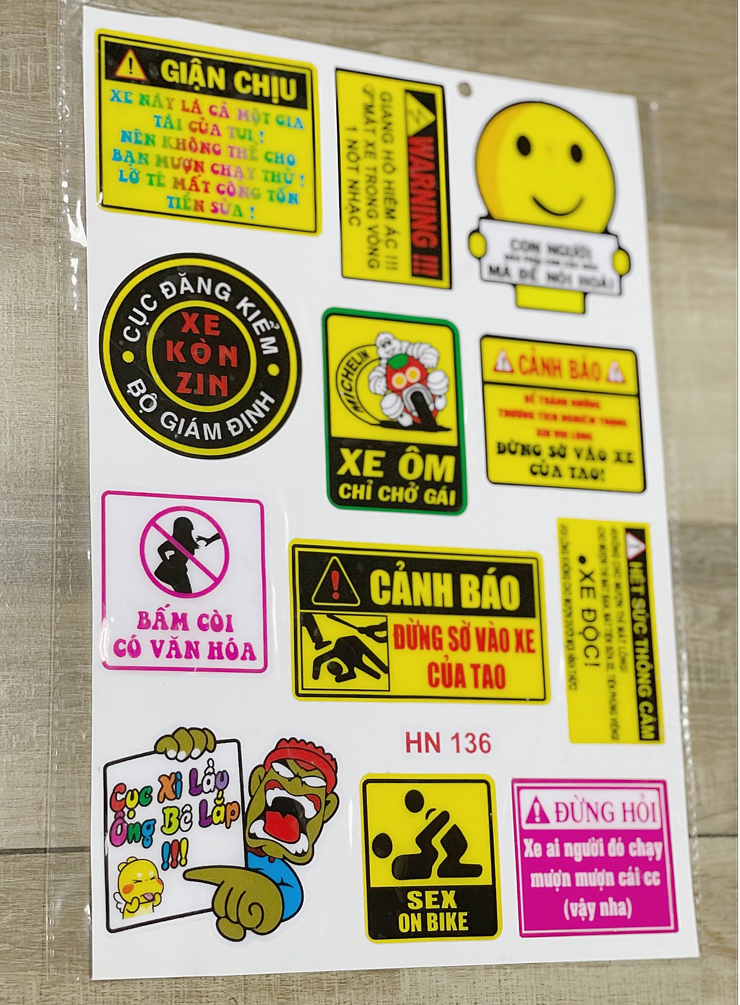 Tem Nổi Cảnh Báo Cao Cấp Dán Xe Máy Ô Tô Mũ Bảo Hiểm..