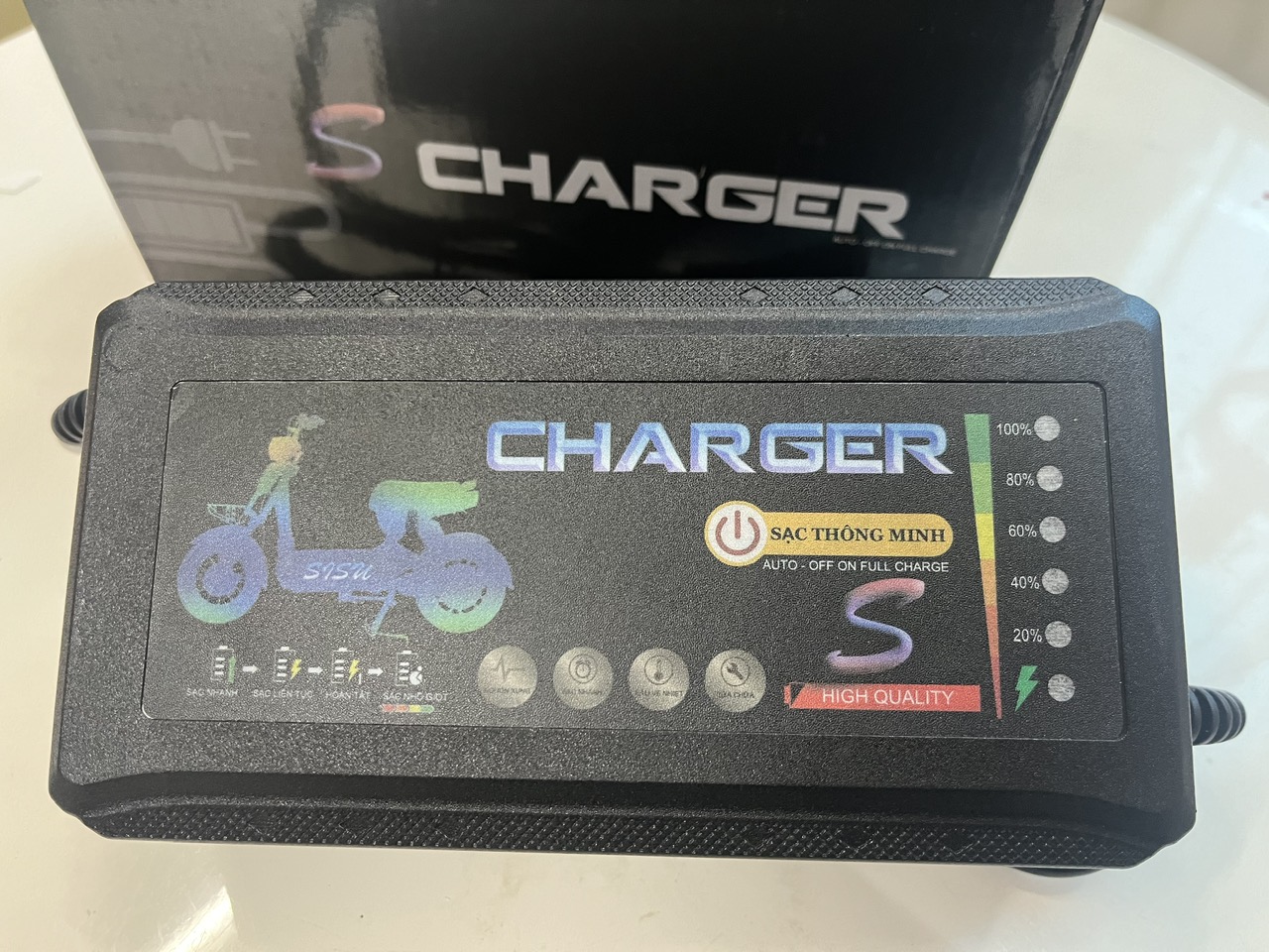 Sạc xe điện 48v12a - 48v20a - 60v20a tự ngắt khi đầy chồng phồng chai pin có quạt tản nhiệt đèn hiển thị % khi sạc
