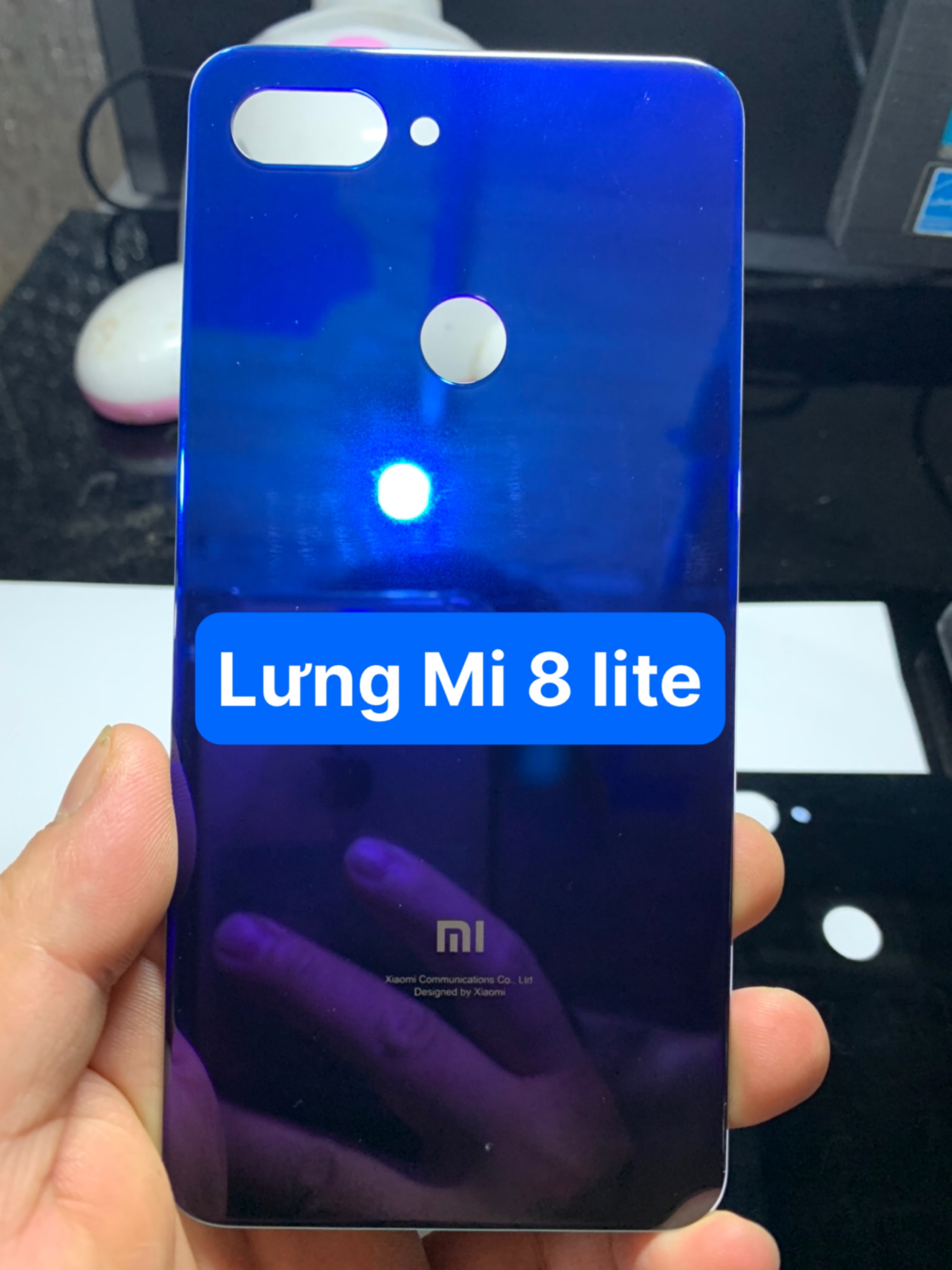 Miếng kính lưng zin hãng điện thoại xiaomi redmi Mi 8 lite