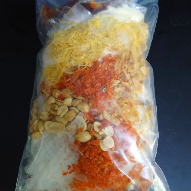 1 bịch bánh tráng trộn chà bông