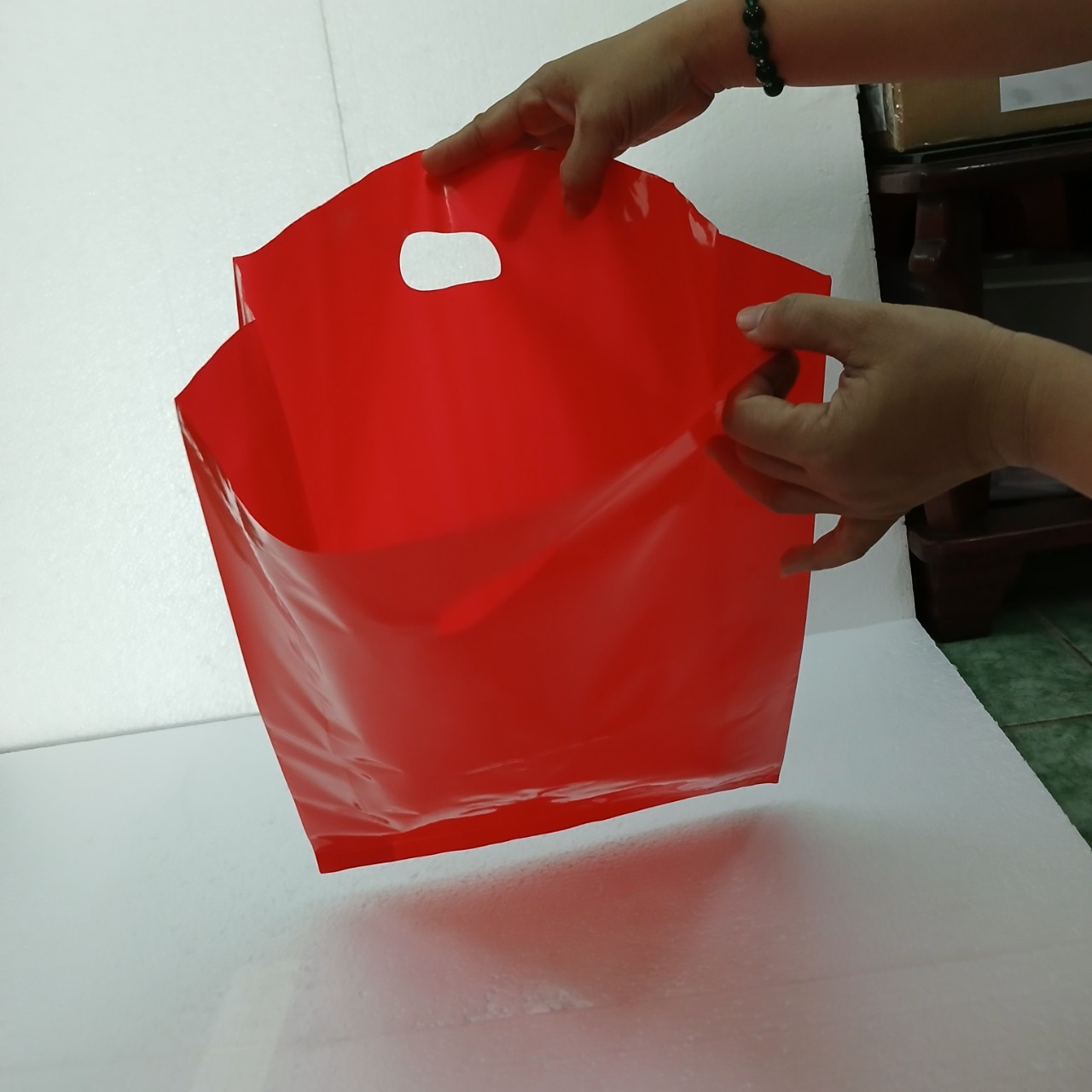 [LOẠI 1 TỐT] túi hột xoài màu ĐỎ size 35 (35 cm x50cm) túi xoài chất liệu PE bóng nilon đẹp dai chắc chắn phù hợp đựng quà biếu