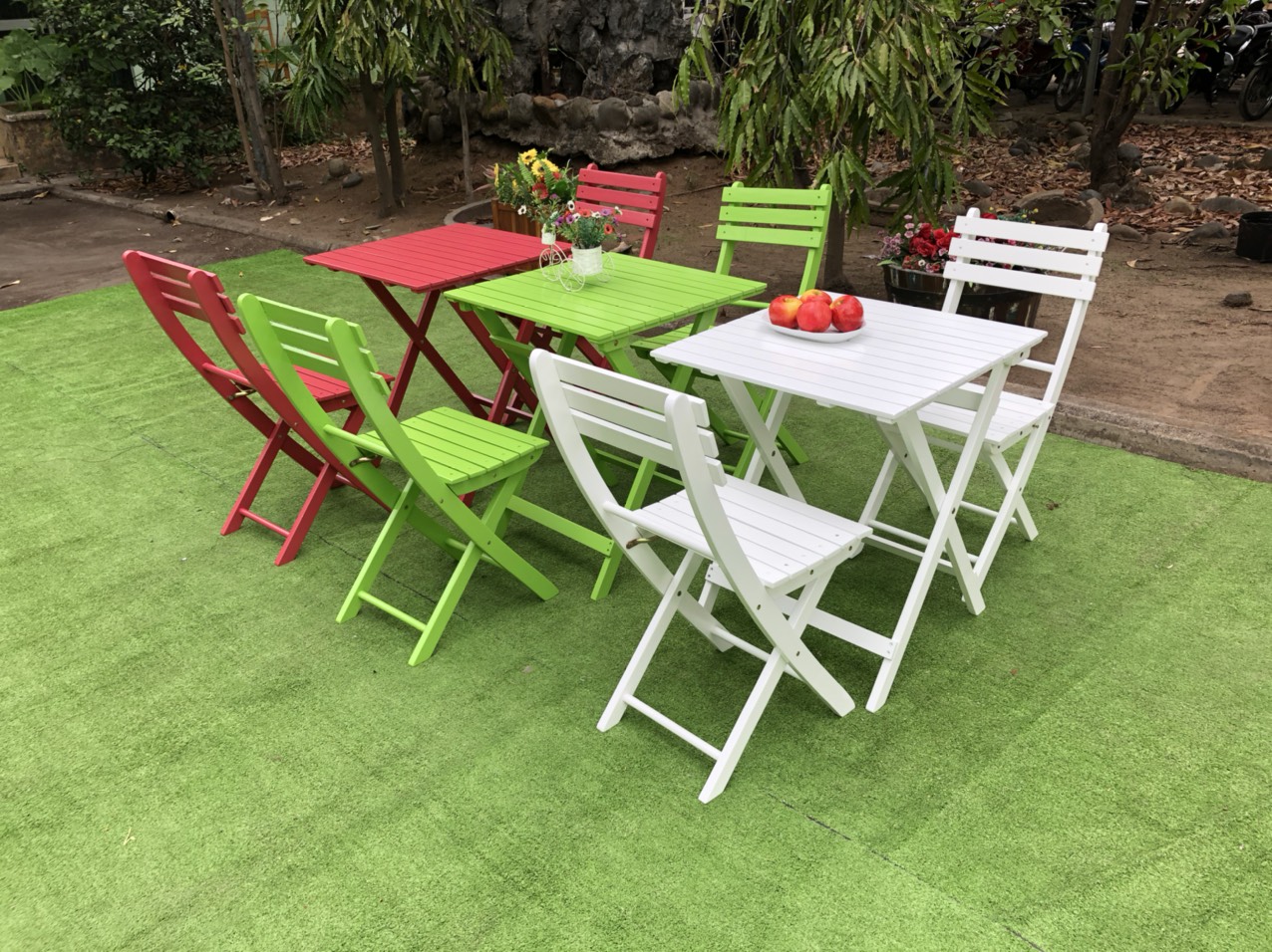 Coffee Set (1 table, 2 chairs)