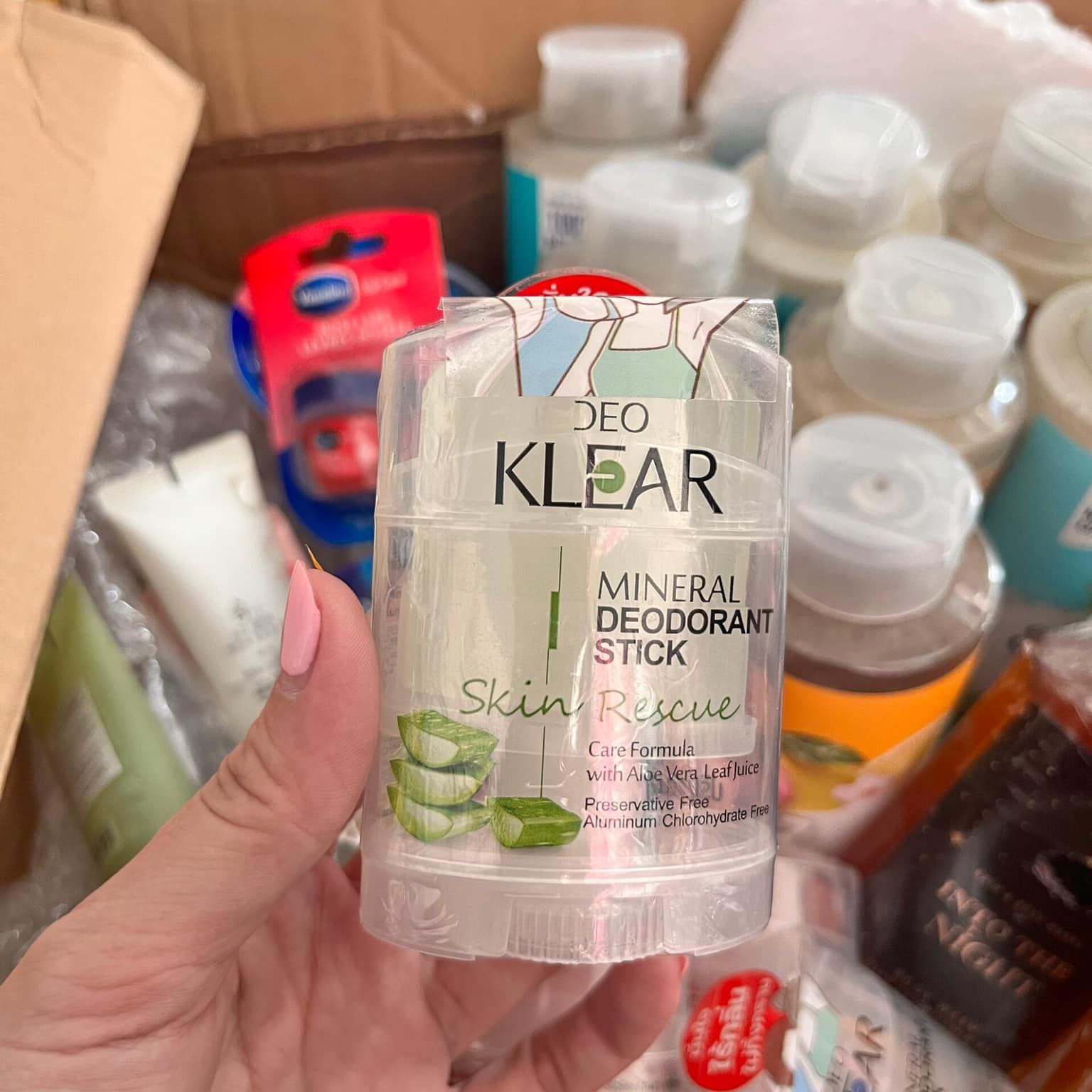 Lăn Đá Khoáng Khử Mùi DEO KLEAR Thái Lan 70G