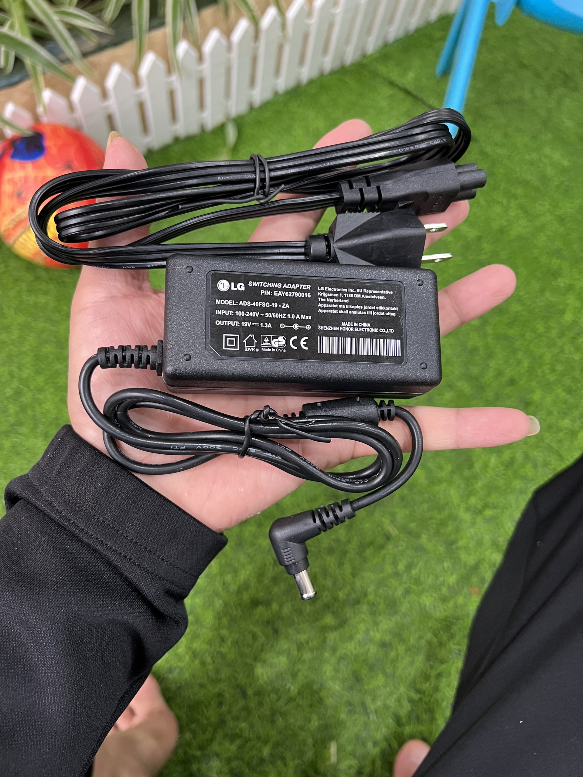 ADAPTER-NGUỒN MÀN HÌNH LG 19V 1,3a