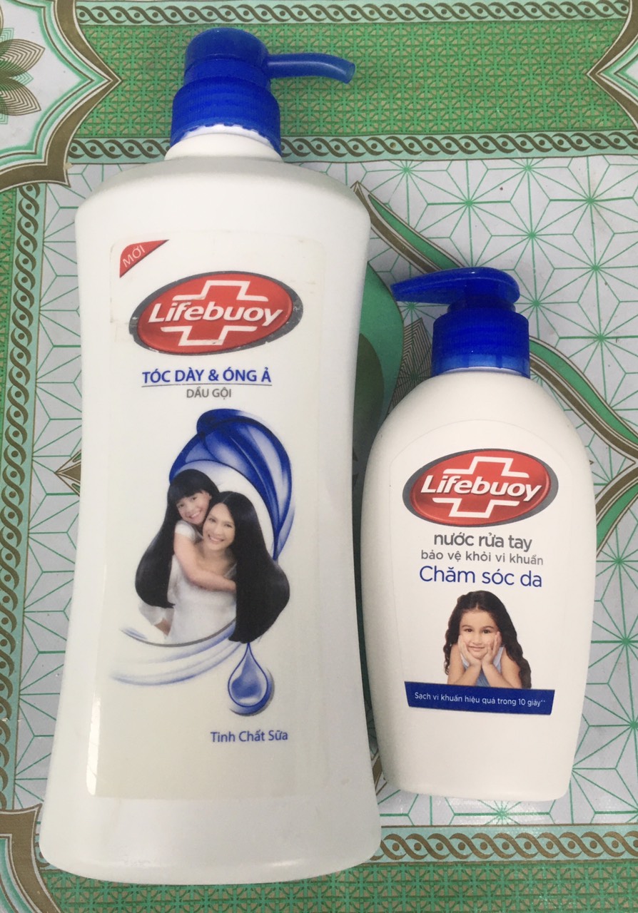 Dầu gội Lifebuoy chai xanh 640g kèm nước rửa tay chai 180g