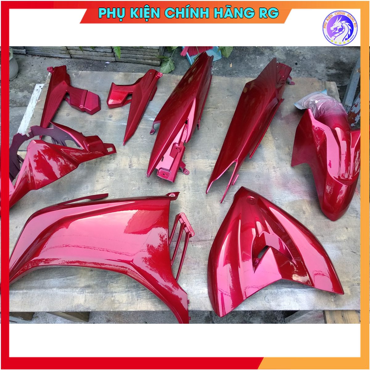 Sơn Xịt Samurai Đỏ Candy Mã Y138 sơn trên nền màu bạc