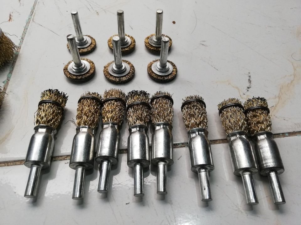 CƯỚC CÁN 6 TRỤ VÀNG , CHỮ T, CHÉN VÀNG  (Bộ 10 cái)