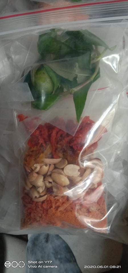 1 bịch bánh tráng trộn thập cẩm satế