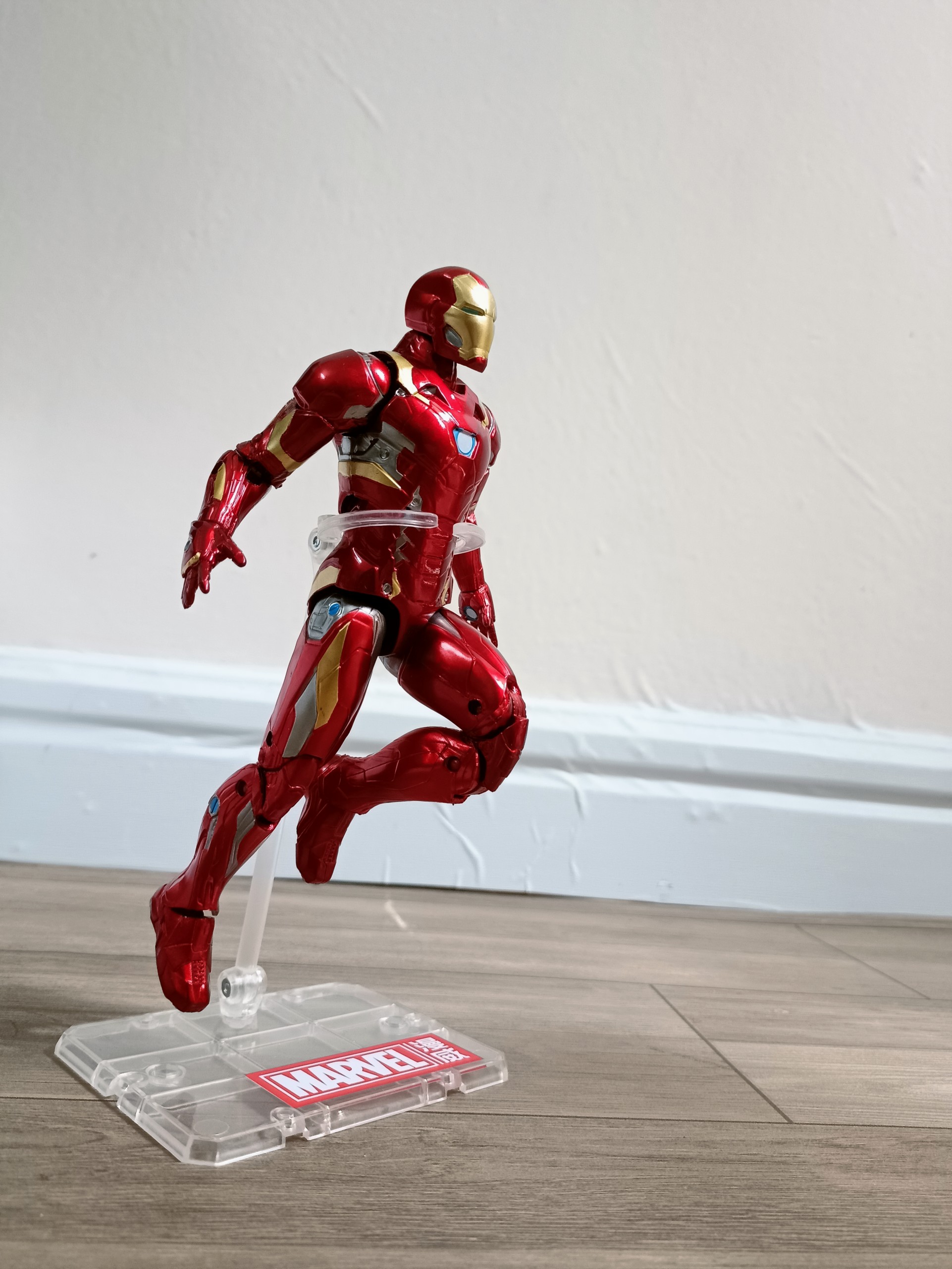 Mô hình người sắt IRON MAN siêu đẹp 18cm