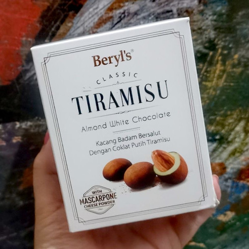 Date 05/27 Socola Trắng Hạnh Nhân Beryl's Tiramisu Hộp 100g