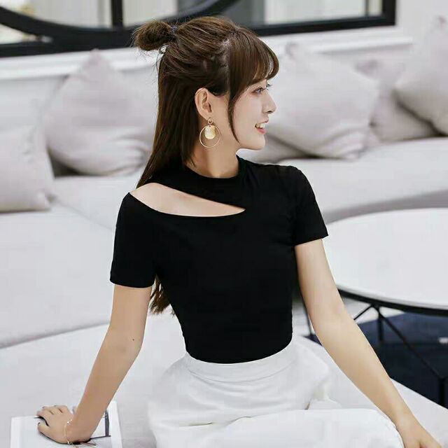 Áo phông khoét LỆCH VAI gợi cảm