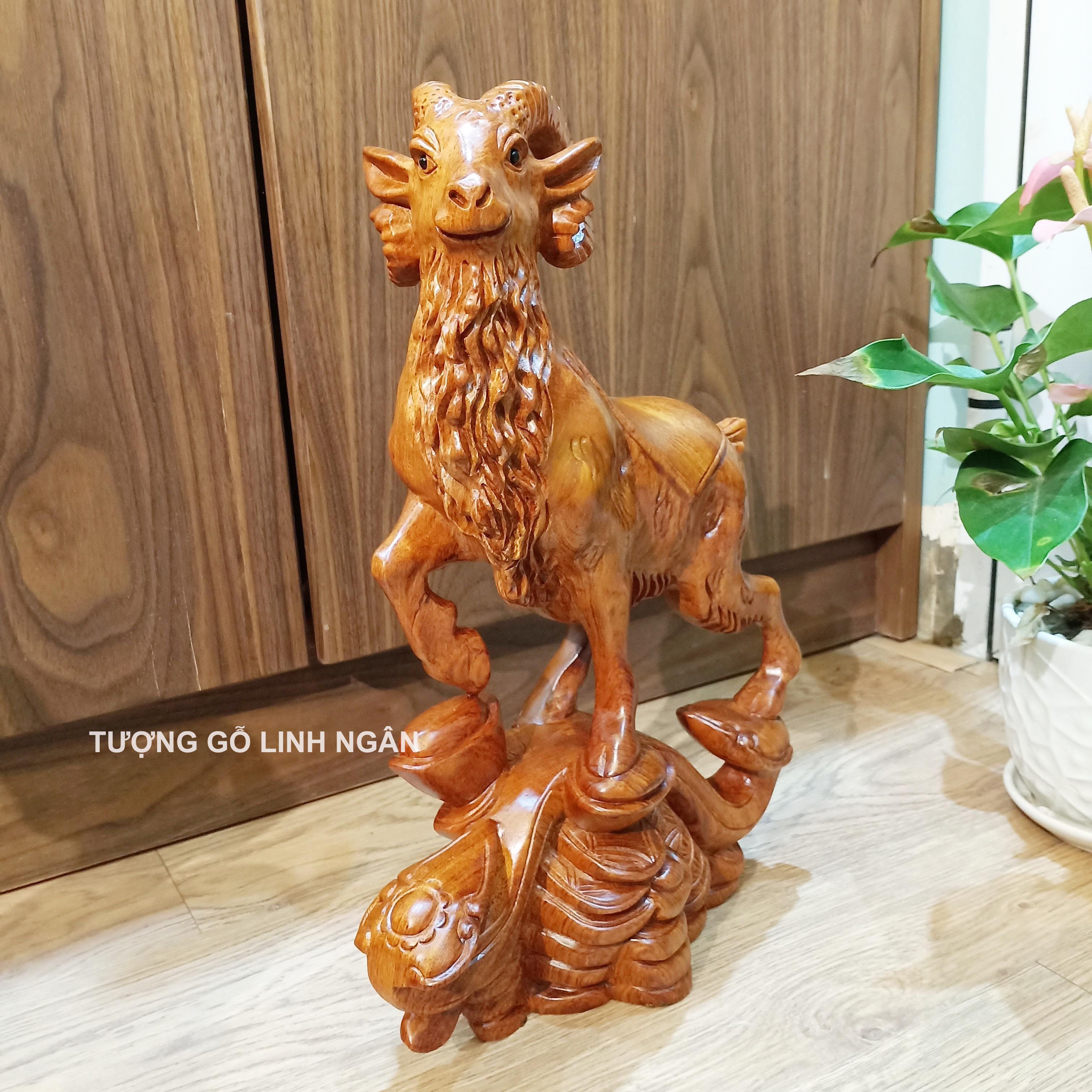 Tượng Dê gỗ hương cao 40 cm