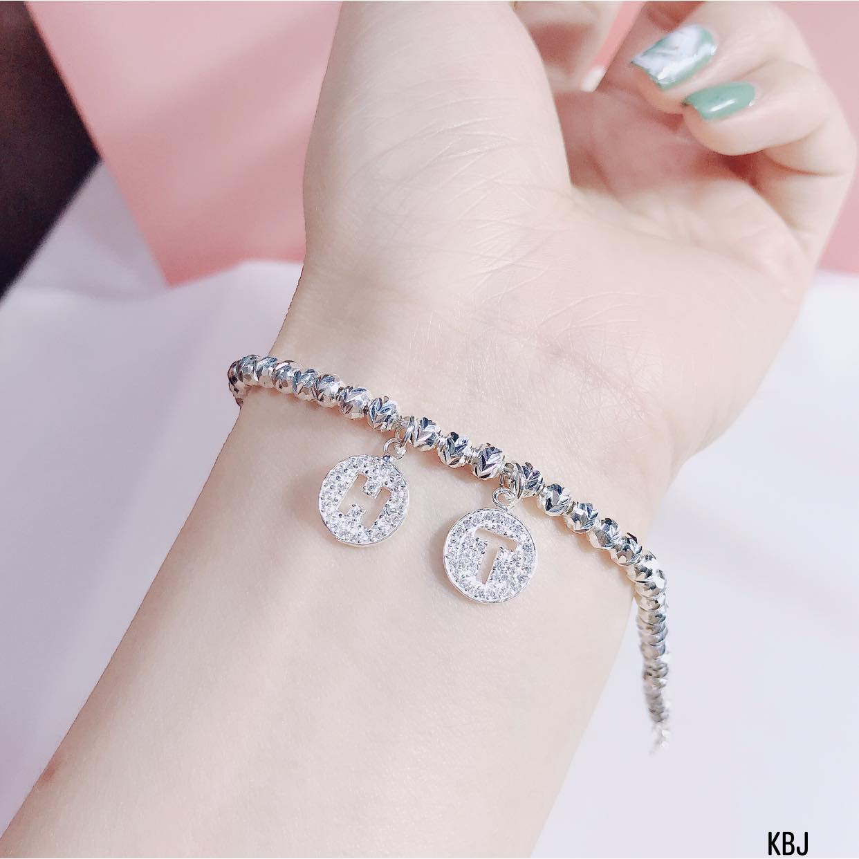 Lắc bi mix chữ cái theo tên