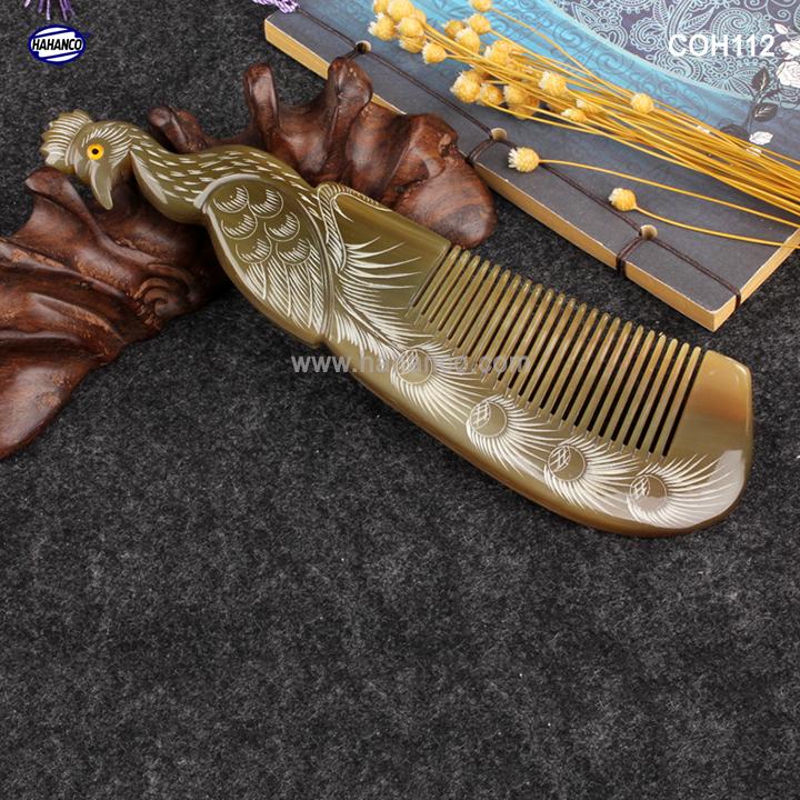 Lược sừng Công đẹp làm quà tặng VIP (Size: L - 18cm) Chăm sóc tóc - Horn Comb of HAHANCO - COH112S