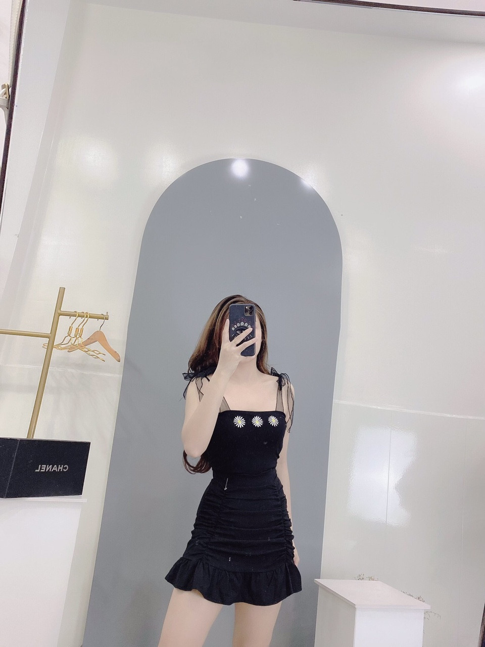 Áo hai dây ruy băng borip thêu 3 hoa cúc trước ngực TTSA0256