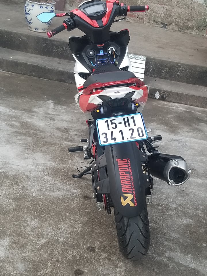 Chắn bùn 4 chân dành cho exciter 150-winner,