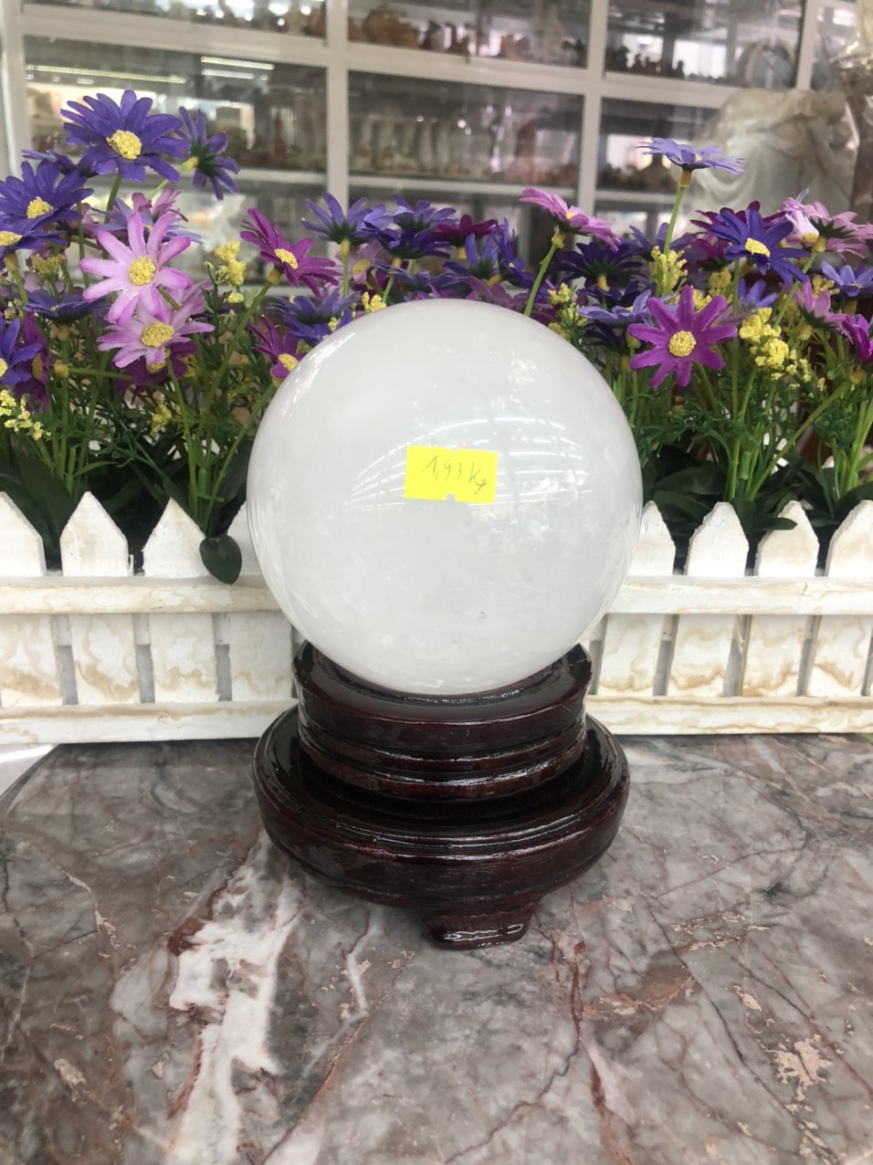 Quả cầu phong thủy đá thạch anh trắng - Đường kính 10,6 cm