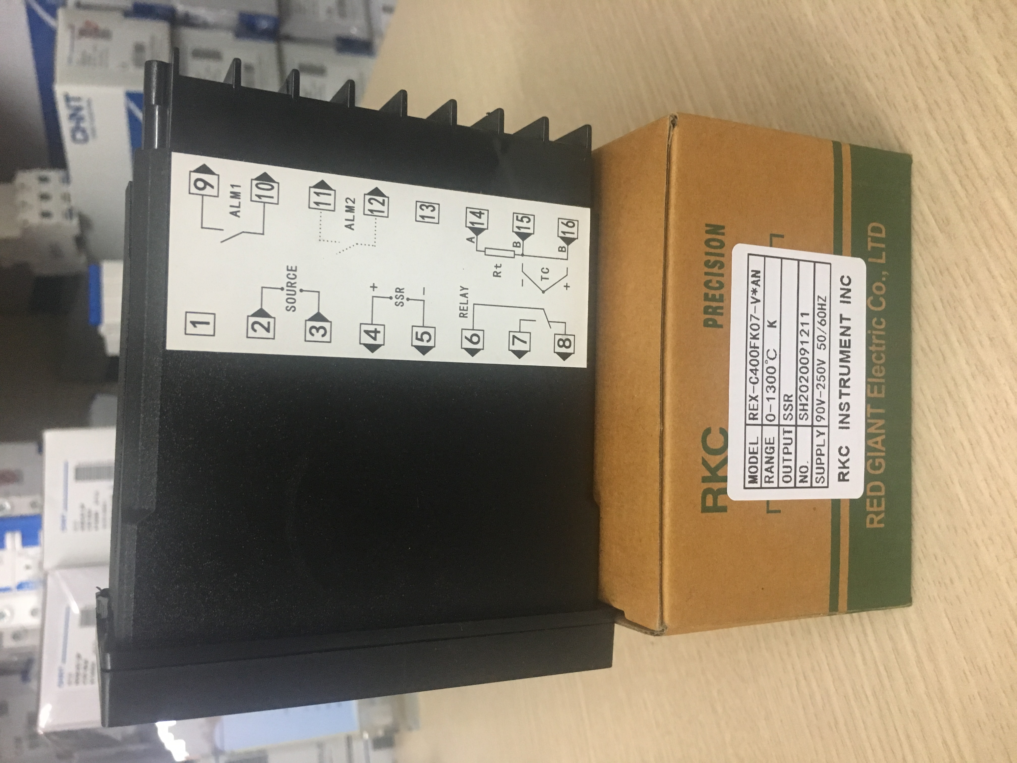 Đồng hồ nhiệt độ RKC REX-C400