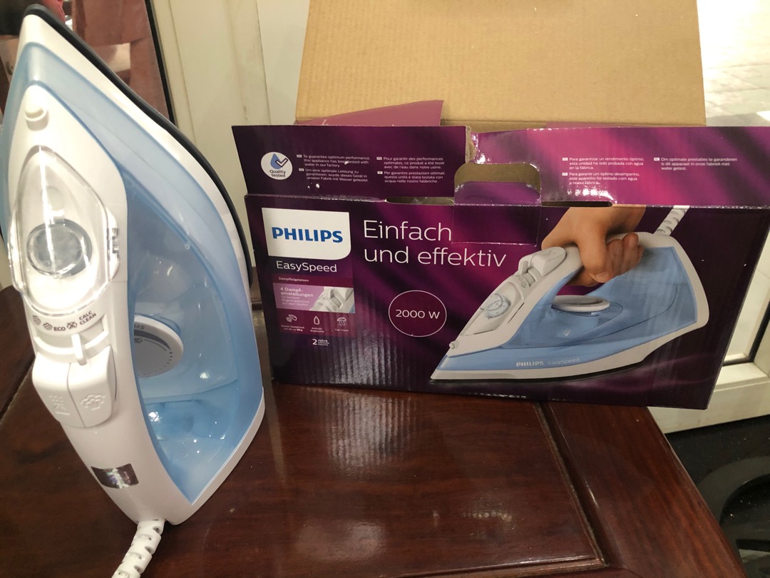 Bàn ủi hơi nước Philips GC1740