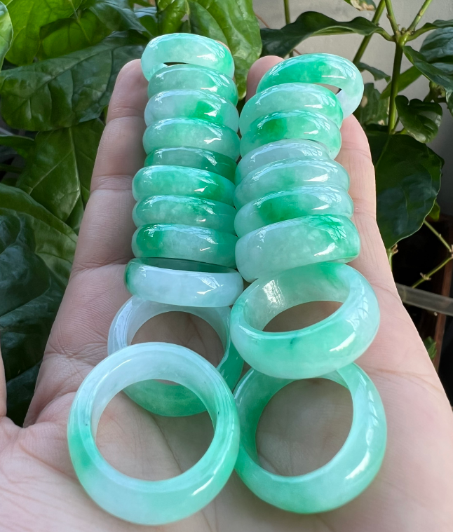 Nhẫn trơn nam nữ cẩm thạch trắng vân xanh tuyệt đẹp, đủ size,hàng thực tế