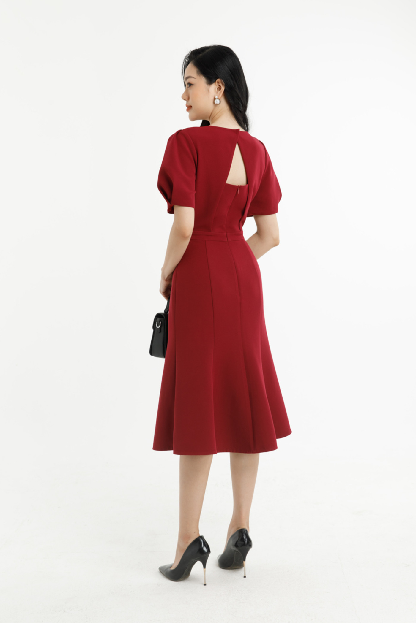 Đầm đuôi cá lưng cách điệu IVY moda MS 48M7694