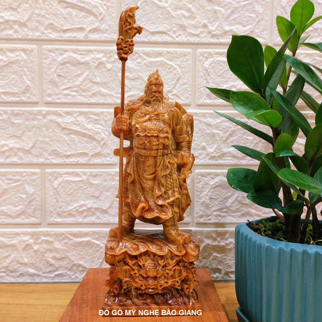 Tượng quan công gỗ huyết long cao 20 cm