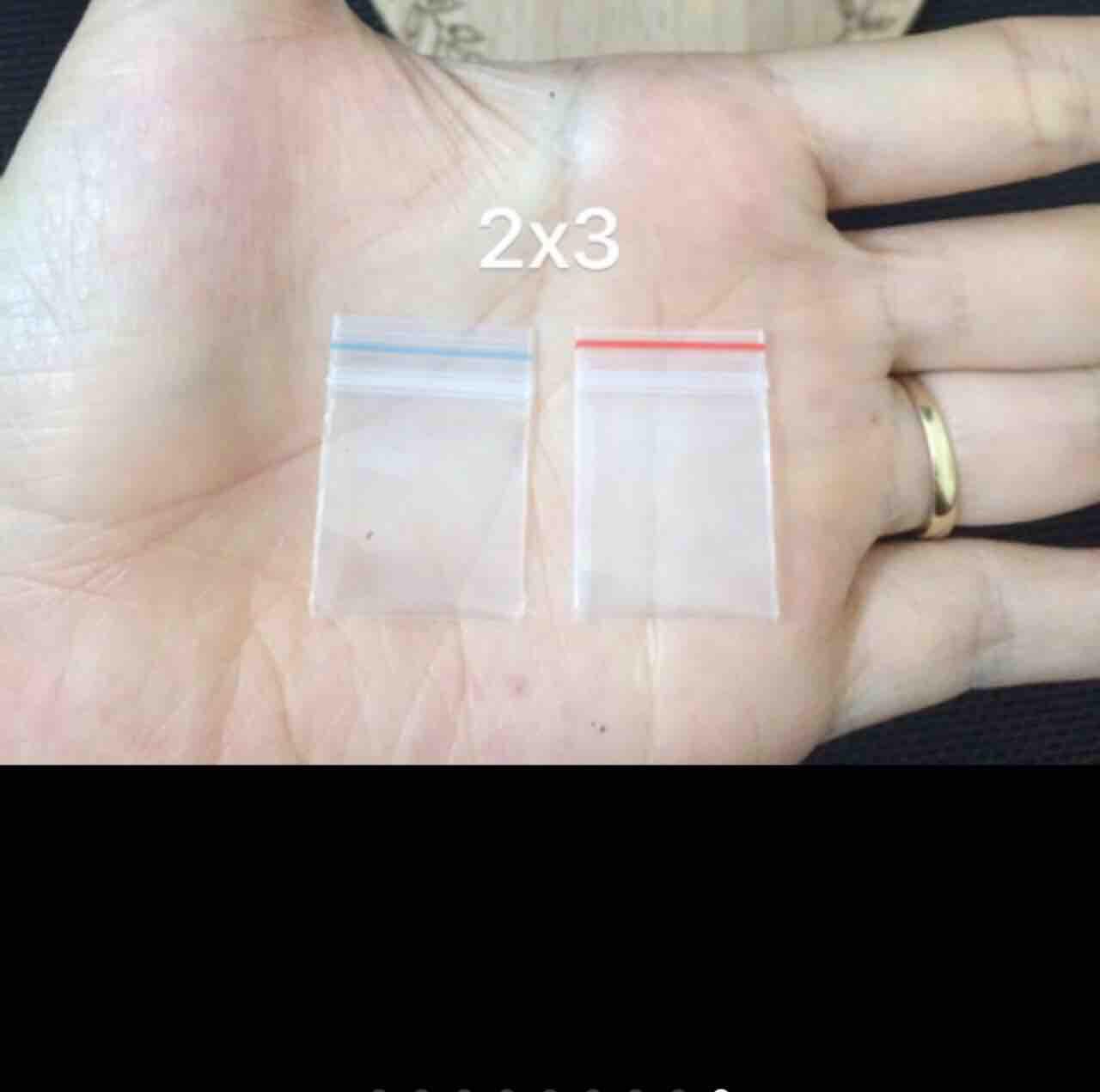 100 túi zíp KT 4x4cm