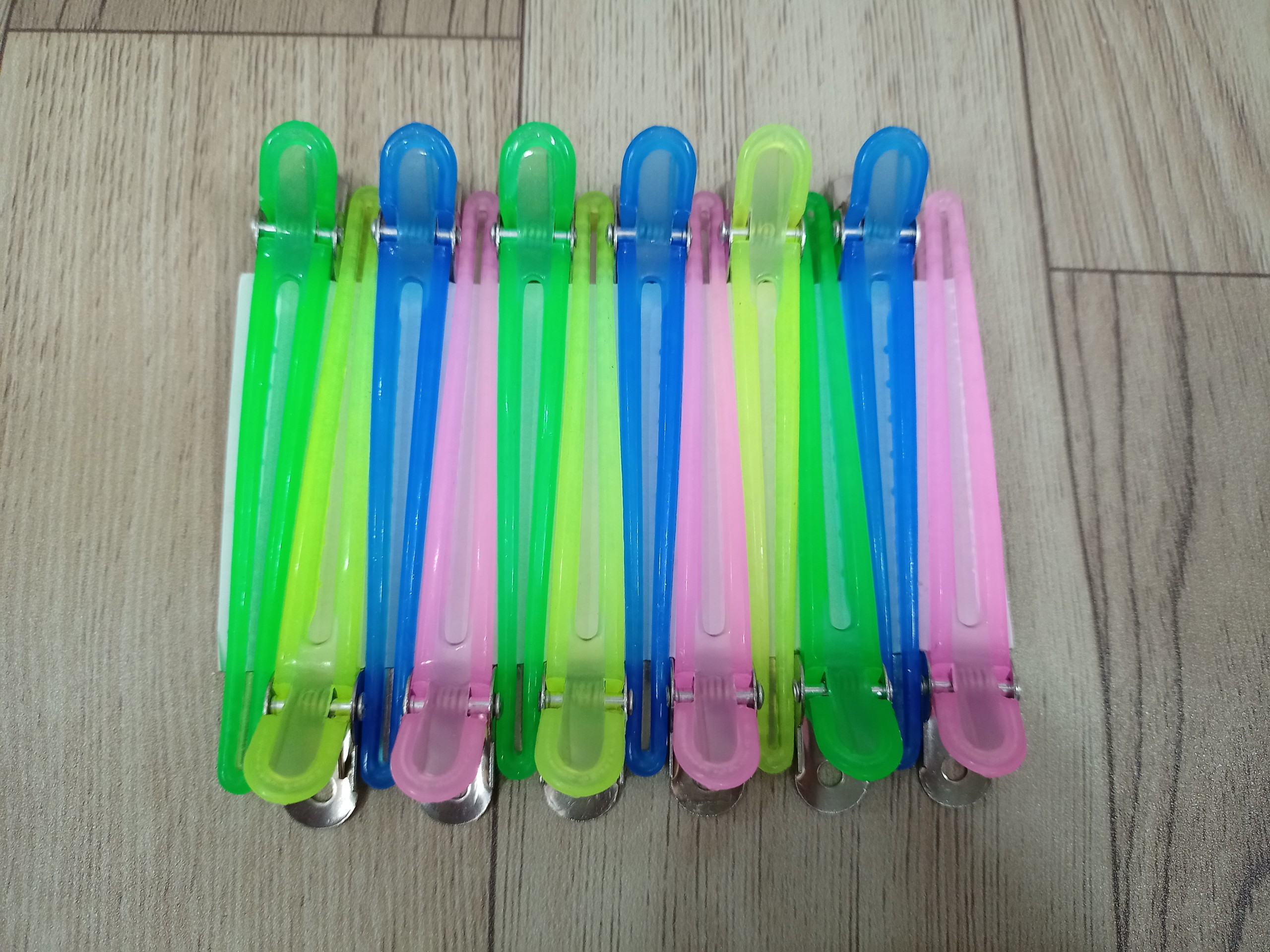 Kẹp vịt tốt 12 cây Beaudy nhiều màu