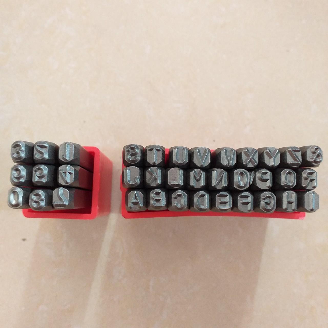 Bộ đục chữ và số 4m xuôi