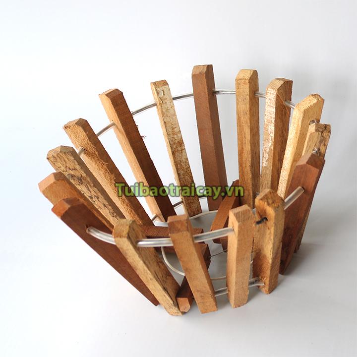 Chậu lan bản gỗ vuông phi 20cm