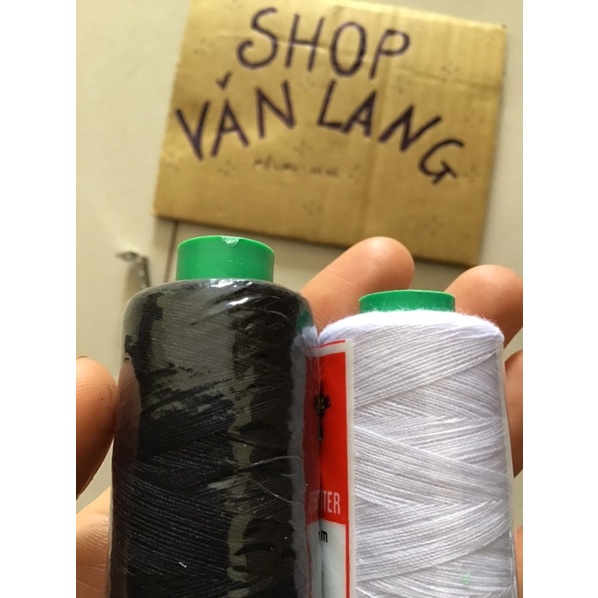 2 Cuộn Chỉ may màu trắng / đen