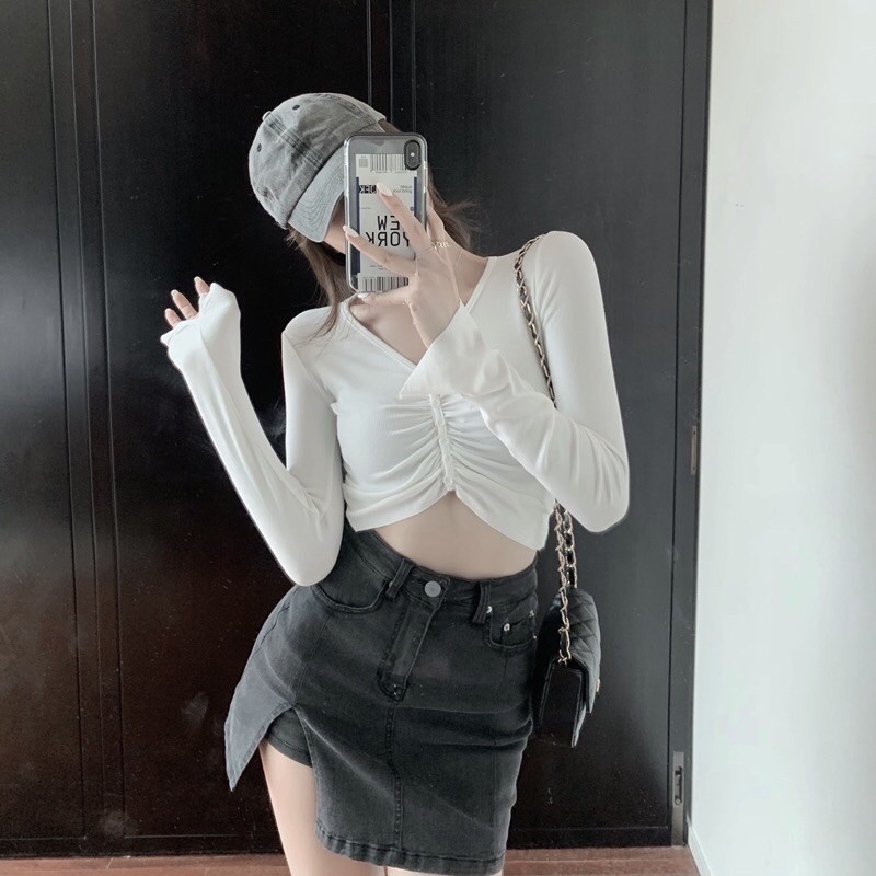Áo kiểu croptop tay dài chít ngực