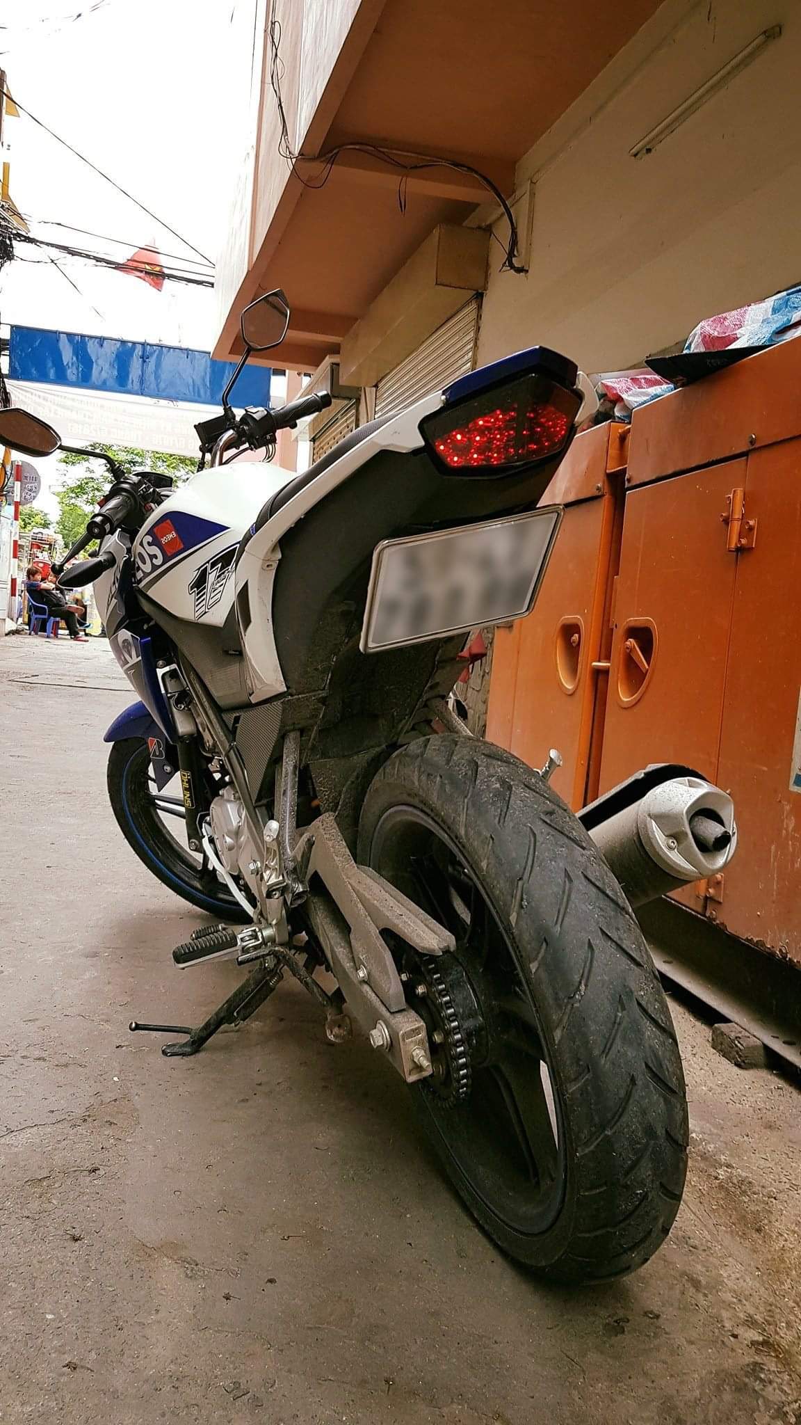 Pát biển số đút ốp gầm Moto PKL Xe máy