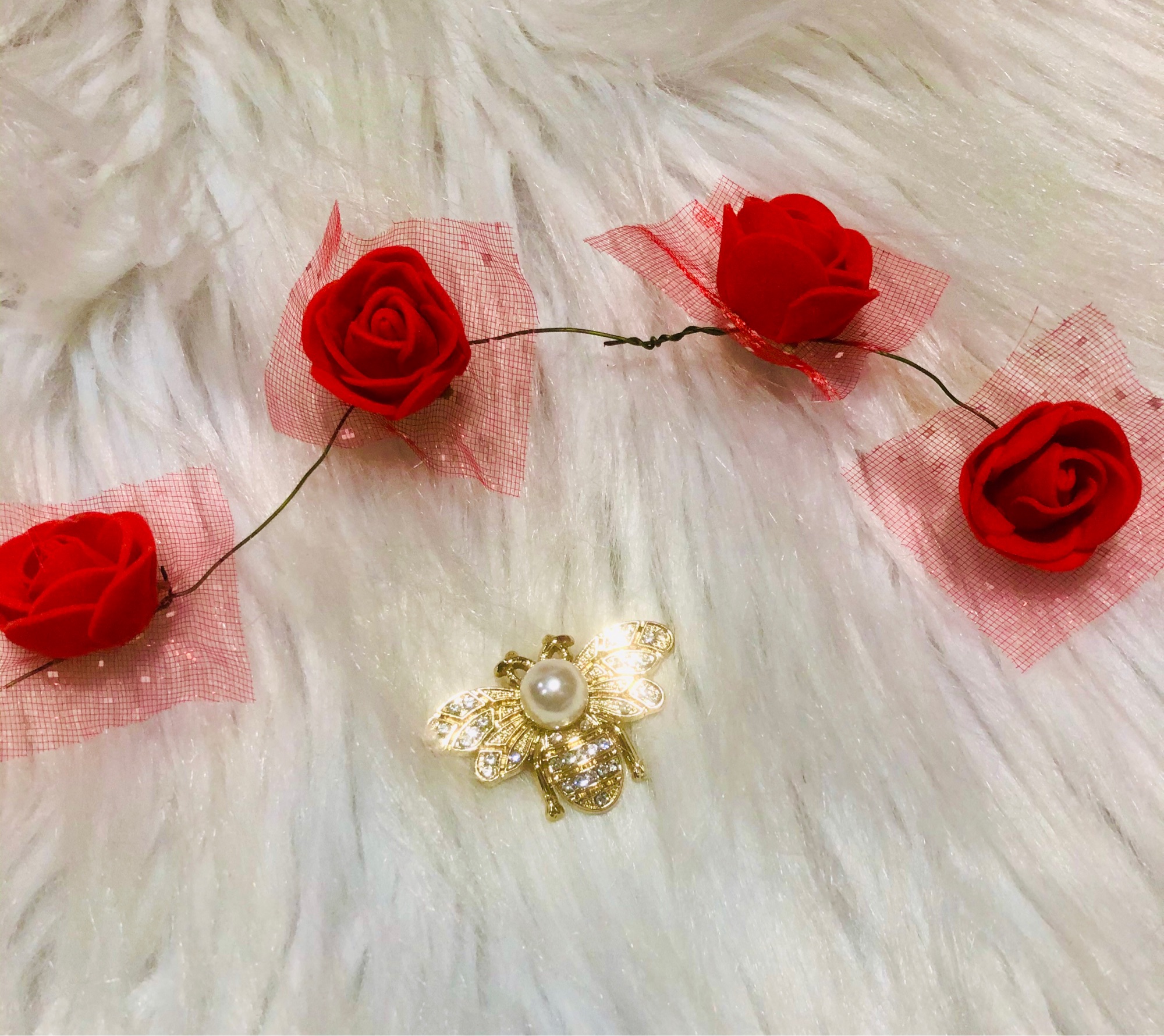 Ốp lưng Cài áo con ong