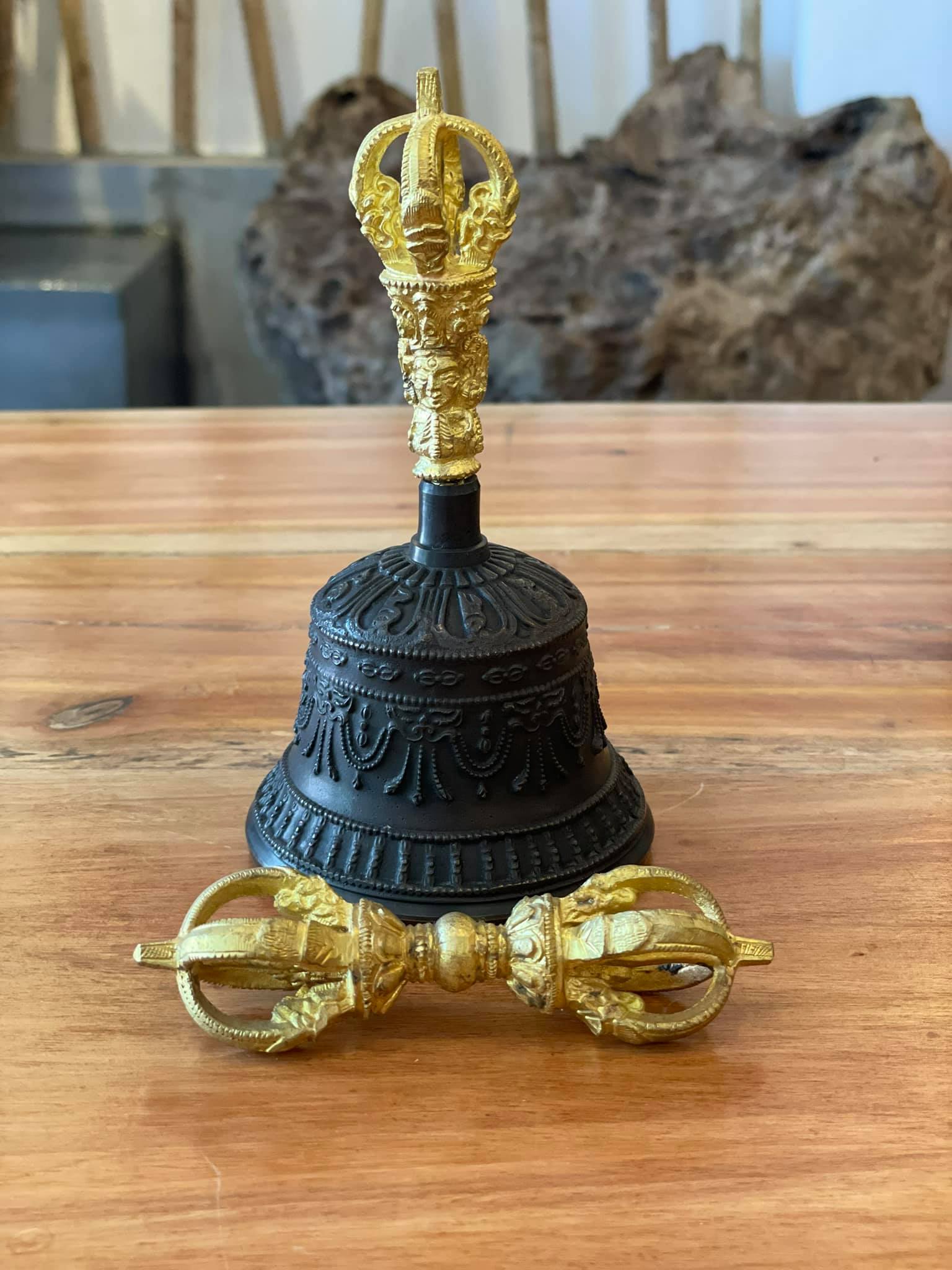 Chuông chày kim cang cáng vàng 15.5cm