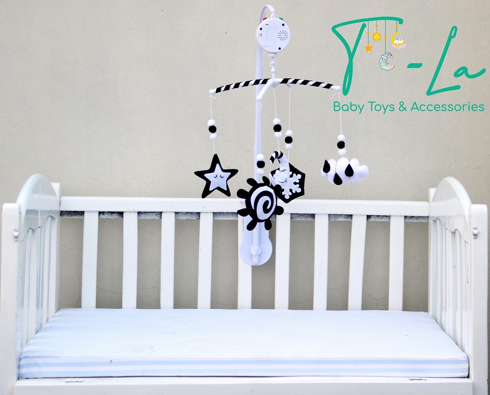 Treo nôi đen trắng hình hoa tuyết