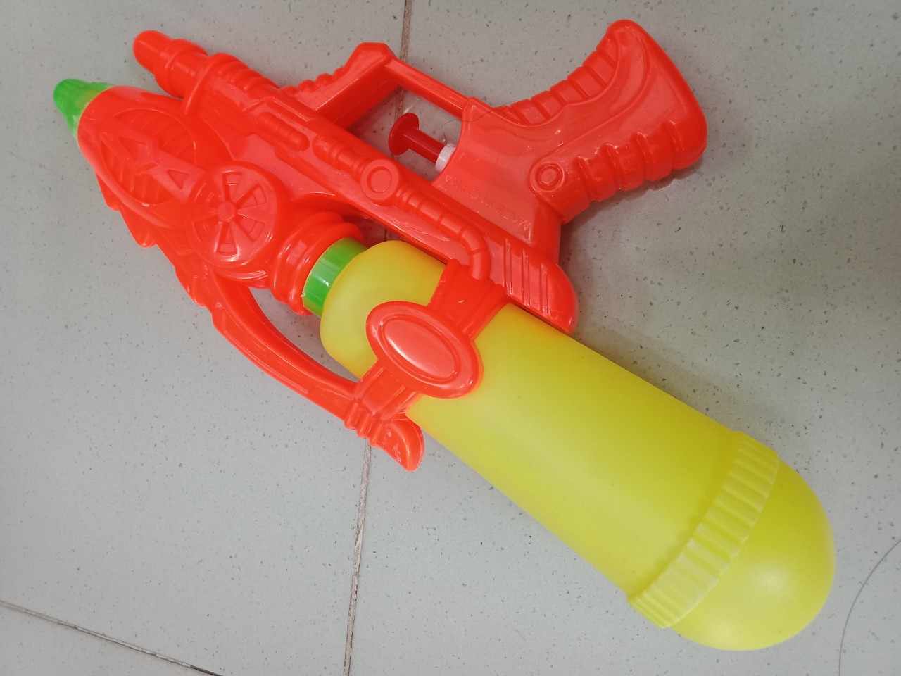 Súng nước đồ chơi cho bé loại lớn 23 cm