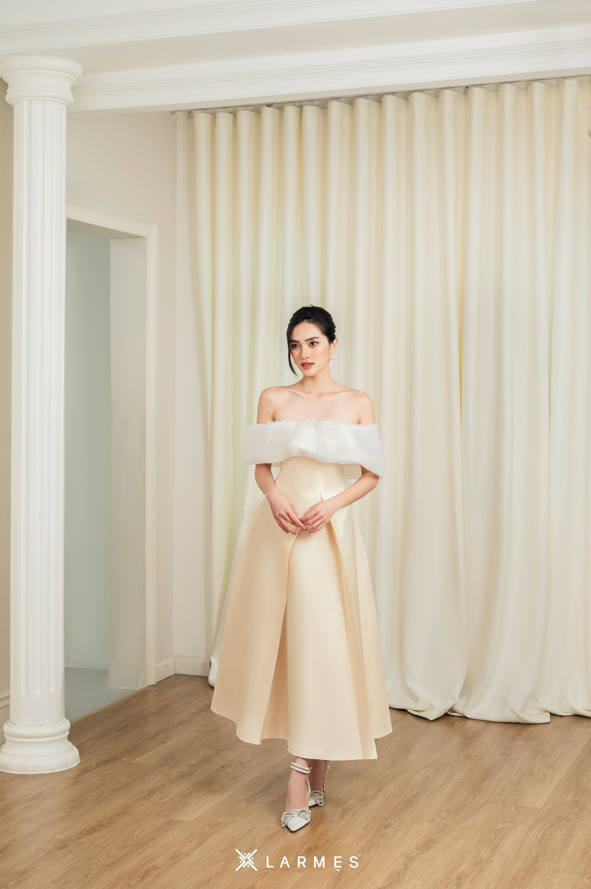 LARMES - Đầm trễ vai Luxe