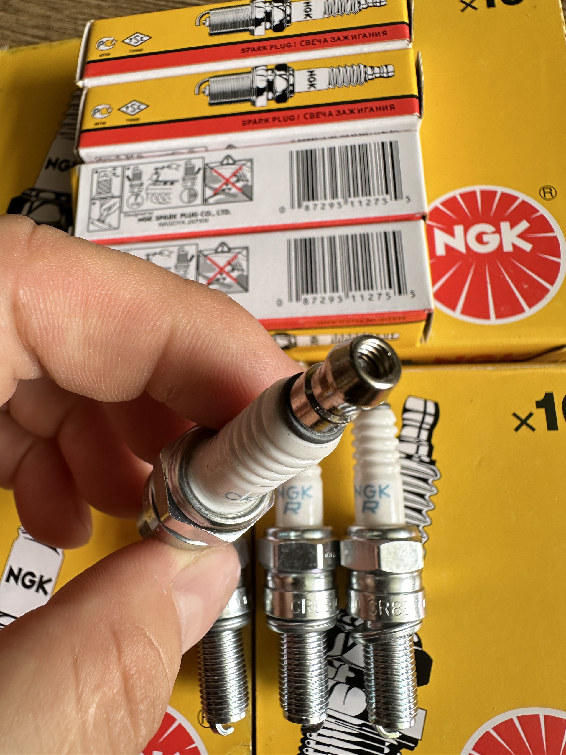 BỘ 4 BUGI ĐÁNH LỬA DONGBEN X30 / T30 LOẠI XỊN