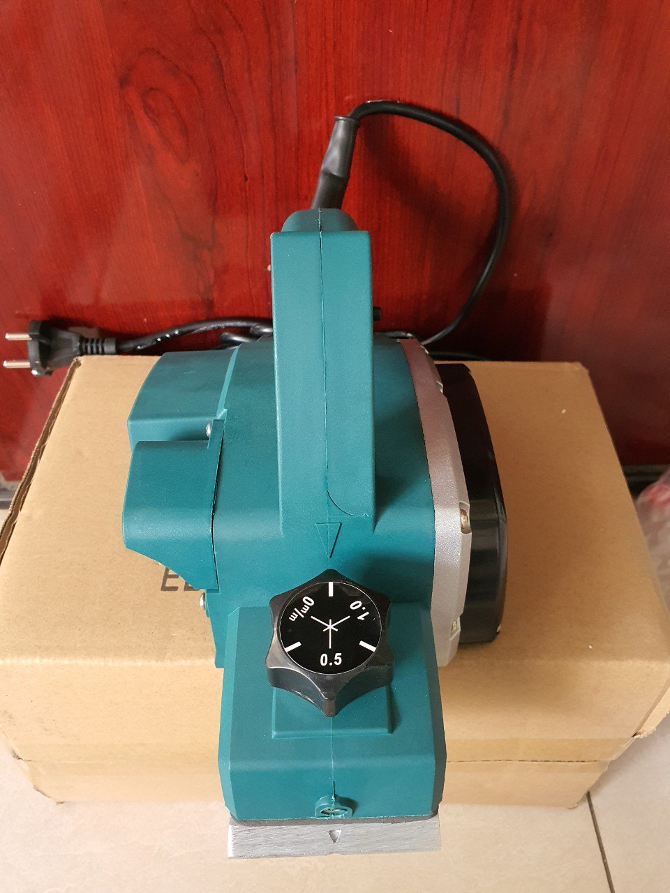 Máy Bào Gỗ makita Cầm Tay N1900B