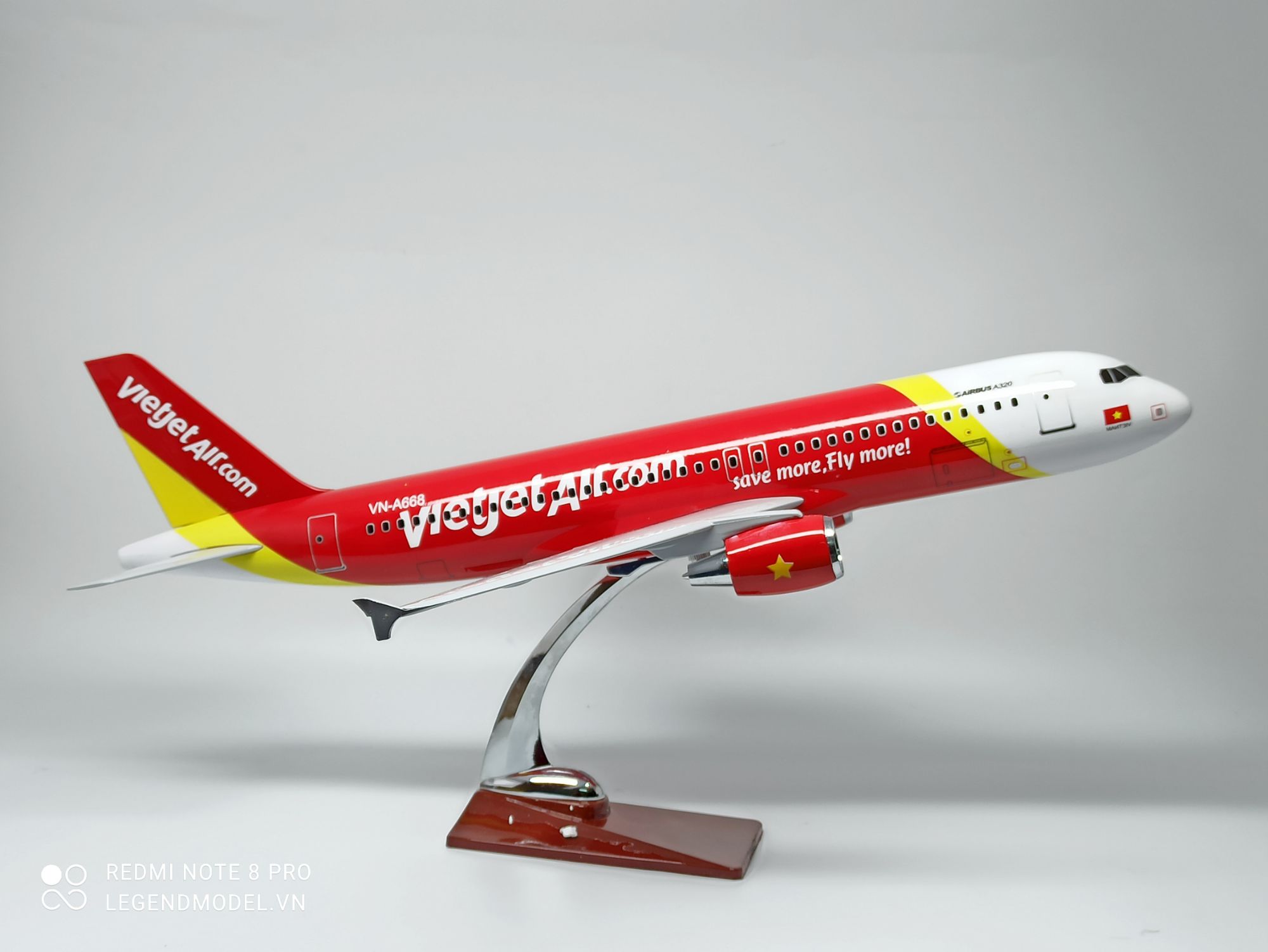 Vietjet Air Airbus A320 47cm Aircraft Model