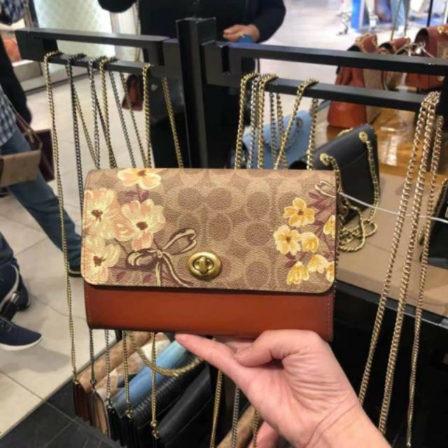 Túi đeo chéo COACH MARLOW FLORAL Hàng Auth