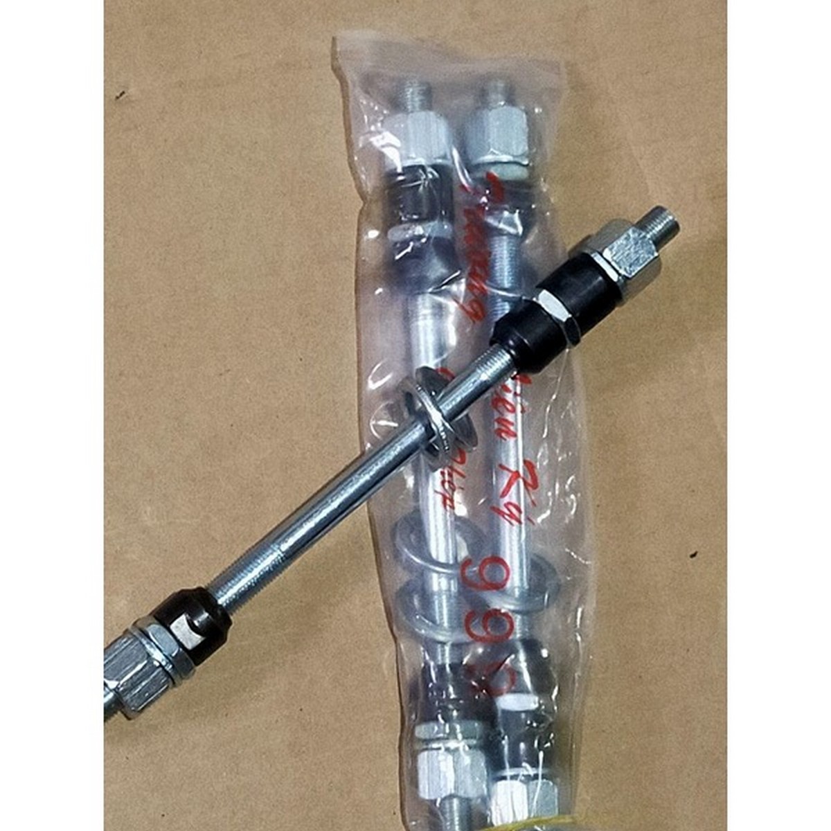 Trục, cốt sau xe đạp thể thao