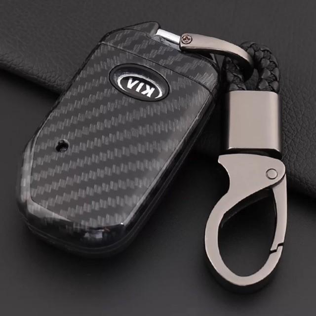 Bao Da Chìa Khóa Xe Kia Cerato 2019 2020 Mẫu Carbon Có Móc Khóa Đi Kèm - Kiểu Dáng Sang Trọng, Độ Bền Cao, BảoVệ Chìa Khóa Tránh Trầy Xước Chống Va Đập