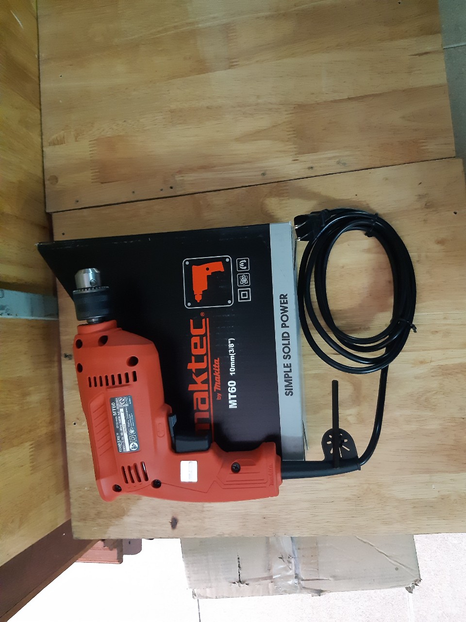 Máy khoan maktec mt 60