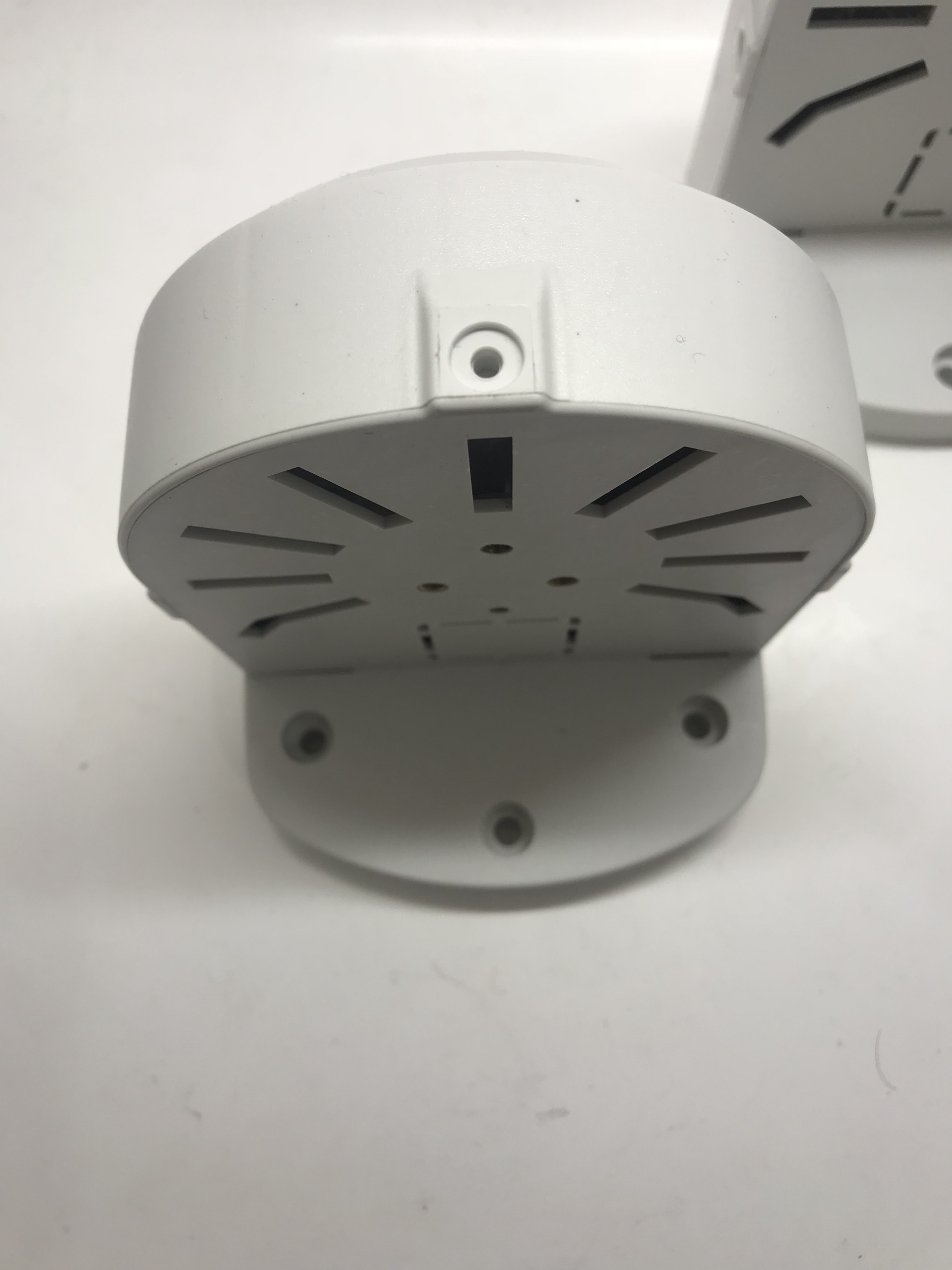 Hộp nối treo tường dành cho các dòng camera wifi trong nhà (ezviz, tapo, yoosee, imou .......)