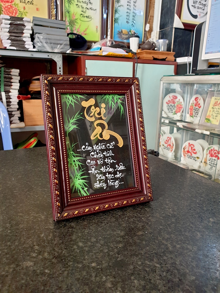 Tranh Thư pháp để bàn chữ Tri Ân 18x23