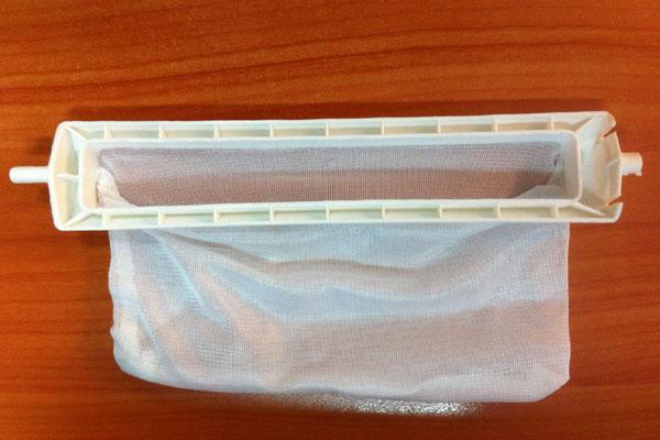 Lưới lọc cặn máy giặt Sharp dài 22,7 x 3,7cm