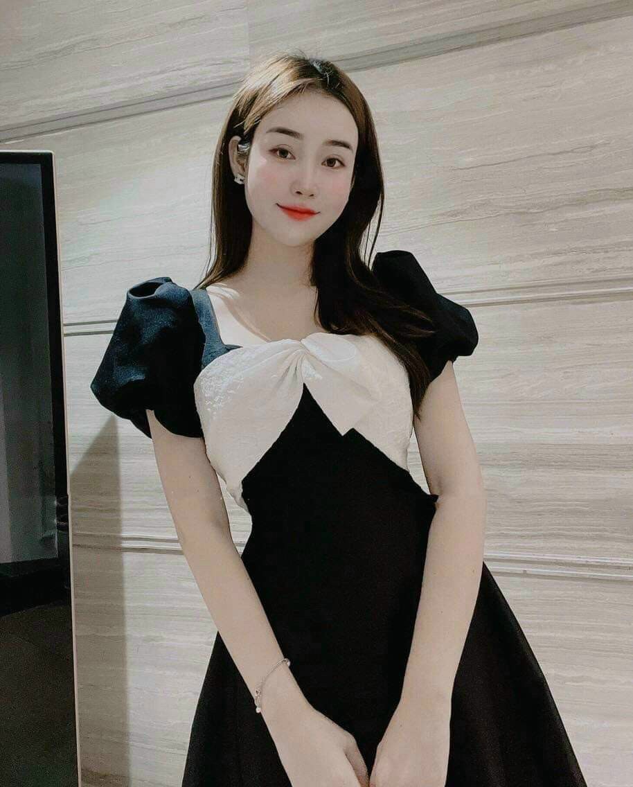Đầm xòe phối nơ ngực có mút xinh xắn